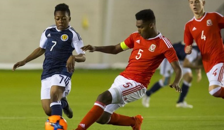 Karamoko Dembele trong màu áo U16 Scotland. Ảnh: Internet.