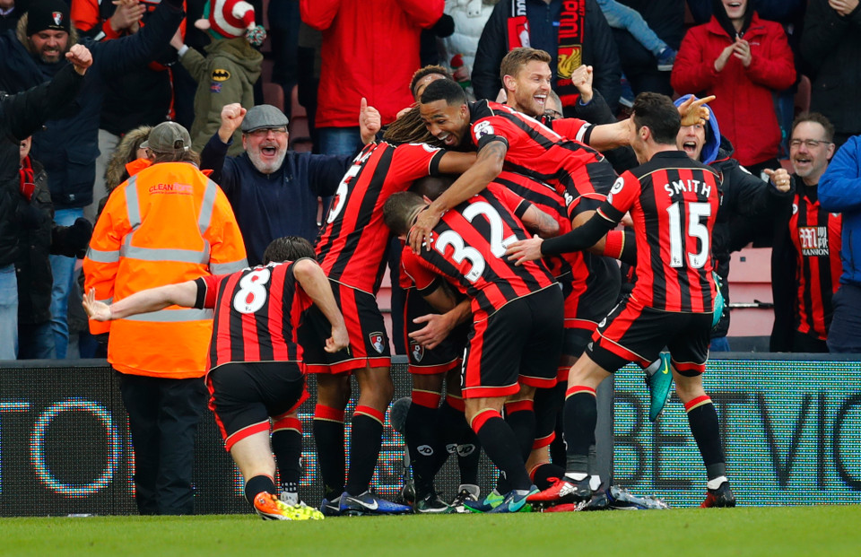 Wilshere cùng Bournemouth thắng Liverpool đêm qua