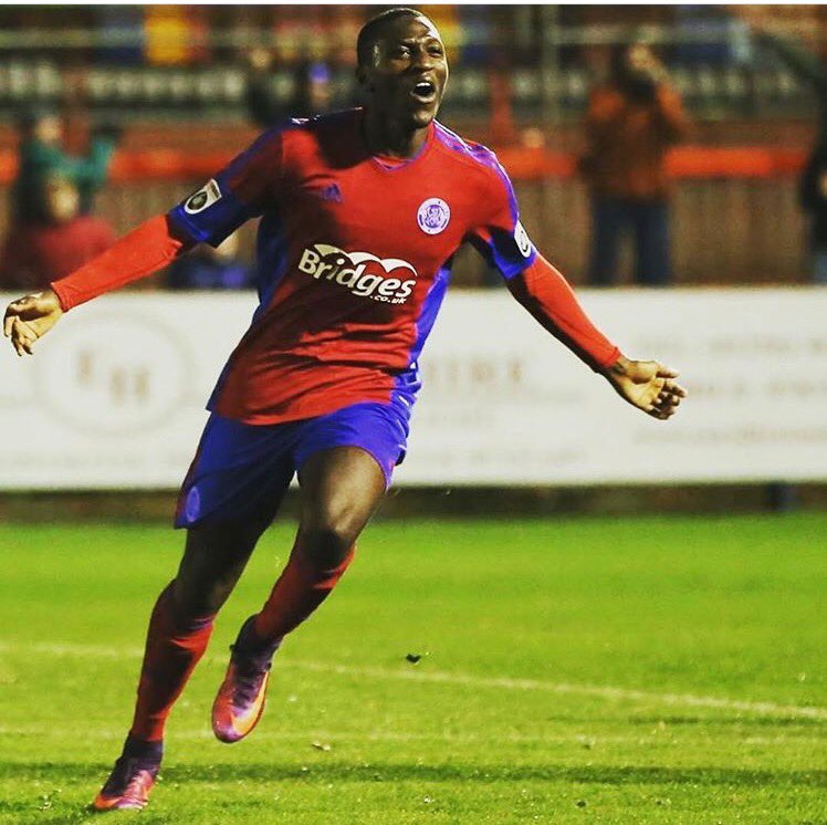Man City muốn có Idris Kanu