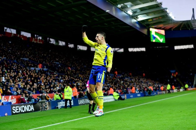 15665438_1015397357541127