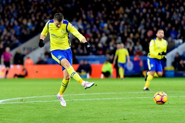 Mirallas mở tỷ số cho Everton