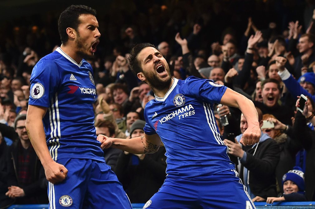 Fabregas ghi bàn và chơi chói sáng trong trận thắng của Chelsea trước Swansea