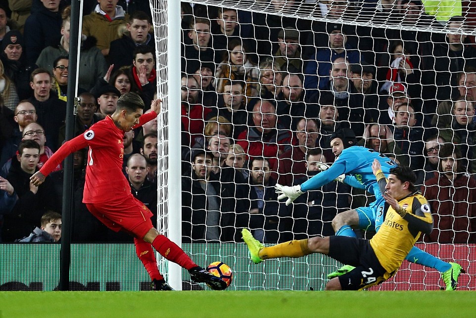 Arsenal lại thua Liverpool