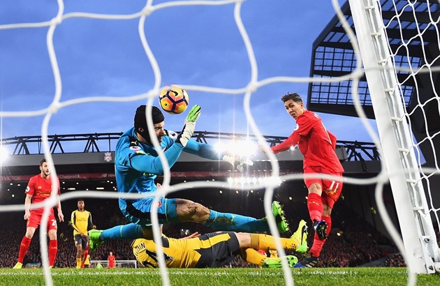 Cuối cùng, là hình ảnh Firmino ghi bàn mở tỷ số trong trận thắng 3-1 của Liverpool trước Arsenal.