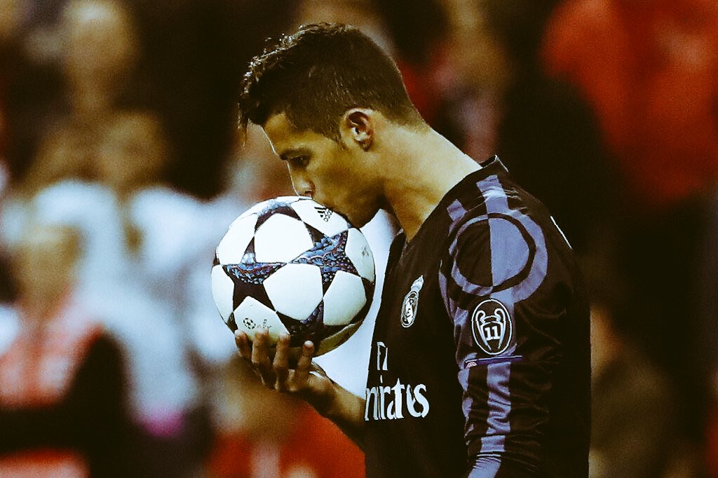 Chùm ảnh: Cột mốc 100 và 6 lần xé lưới Bayern Munich của Cristiano Ronaldo - Bóng Đá