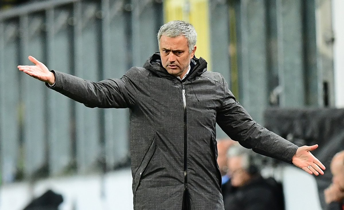 Mourinho sẵn sàng bán David de Gea?