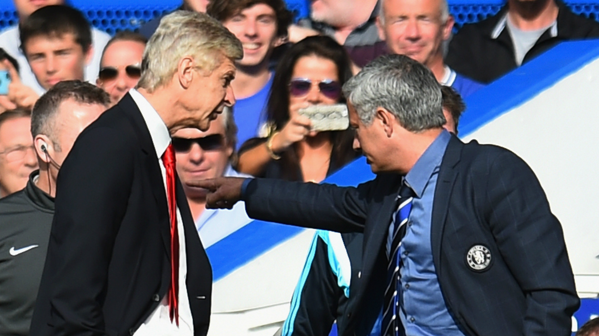 Wenger và Mourinho xô xát nhau vào tháng 10/2014