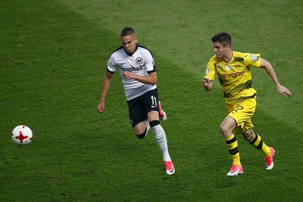 Christian Pulisic mới là người hùng nước Mỹ của câu lạc bộ vàng-đen Vùng Ruhr.