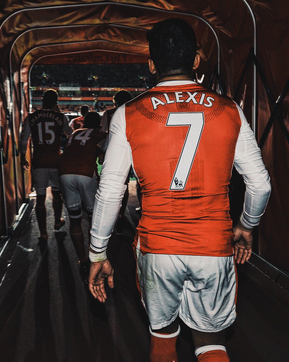 Tương lai Alexis Sanchez: Chênh vênh