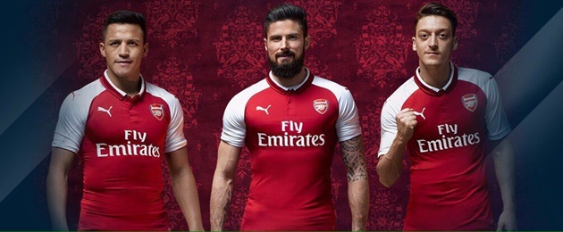 Bộ ba Alexis Sanchez, Mesut Oezil và Olivier Giroud