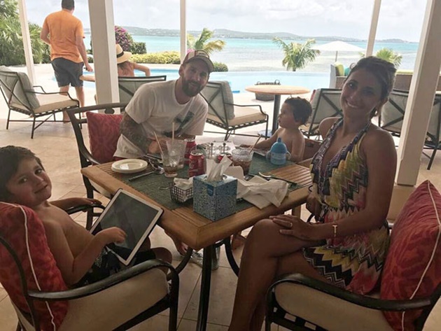 Sau khi các bên liên quan đạt được thỏa thuận về bản hợp đồng mới kéo dài đến tháng 6/2021, kèm theo điều khoản tự động gia hạn thêm 1 năm cùng mức lương 22 triệu euro/năm, Messi mới bắt đầu bước vào tuần trăng mật.