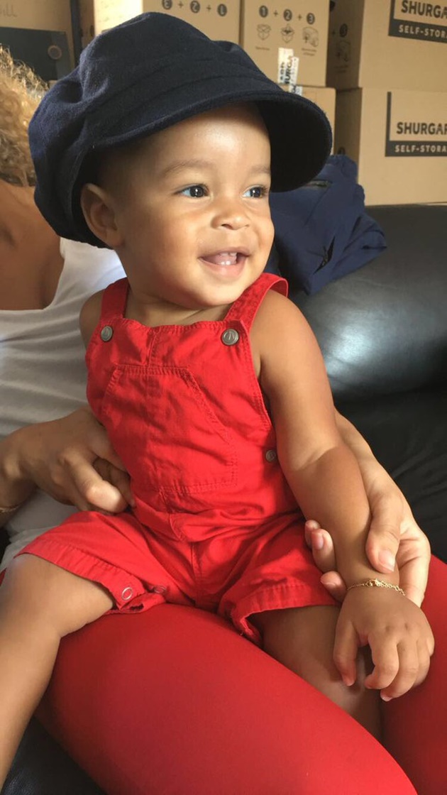 Khoe cảnh cháu trên trang cá nhân