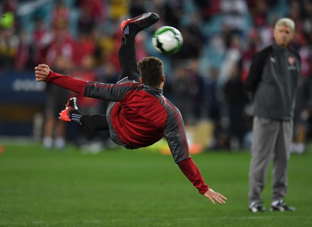 Arsenal đã thắng Sydney FC 2-0 trên sân ANZ trong trận đấu đầu tiên trong tour du đấu mùa Hè trải dài từ châu đại Dương sang châu Á của Arsenal.