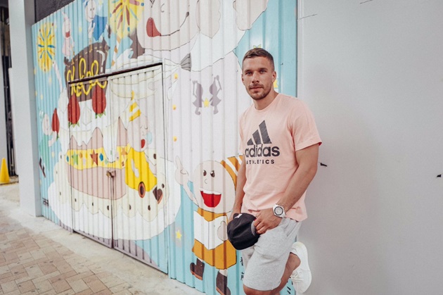 Lukas Podolski rực sáng trong ngày ra mắt Nhật Bản - Bóng Đá