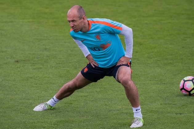 HLV Dick Advocaat của ĐT quốc gia bóng đá nam Hà Lan đã gọi tập trung nhiều lão tướng để chuẩn bị cho 2 trận đấu sắp tới ở vòng loại World Cup 2018 với Bulgaria và Pháp.