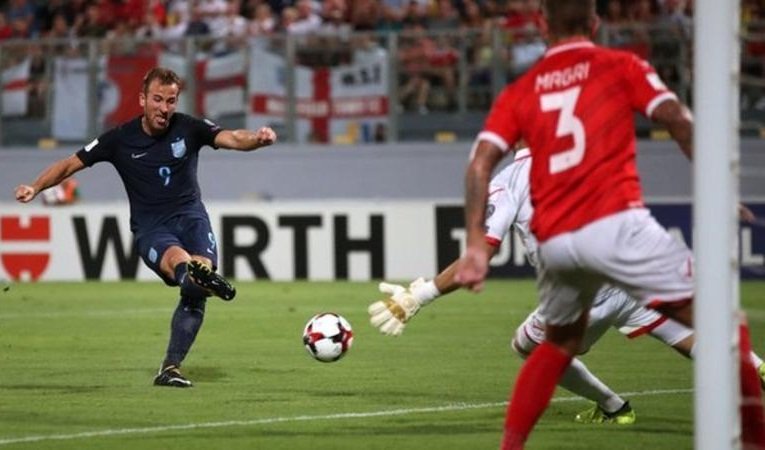 Đêm qua, Harry Kane đã toả sáng rực rỡ với hai bàn thắng và 1 kiến tạo, giúp tuyển Anh đè bẹp Malta 4-0 trên đất khách.
