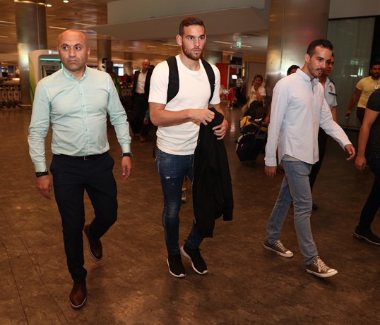 Fenerbahçe mượn tiền đạo Vincent Janssen từ Tottenham Hotspur trong một mùa giải