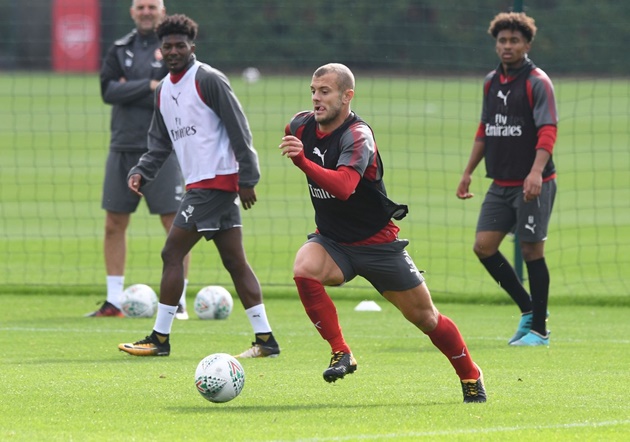 Wilshere nhiều khả năng ra sân giữa tuần này, anh đã có kiểu đầu mới.