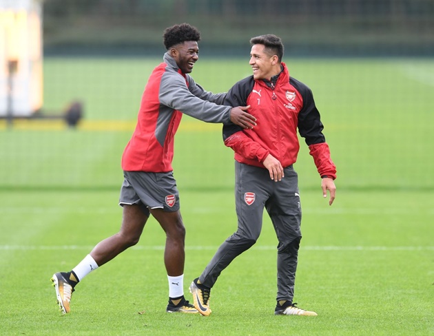 Maitland-Niles nhiều khả năng sẽ ra sân với Sanchez.