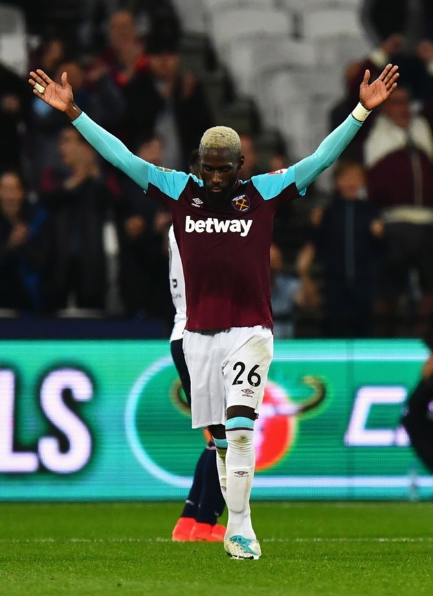 Sau đó ở những phút bù giờ, Arthur Masuaku ấn định tỷ số 3-0.