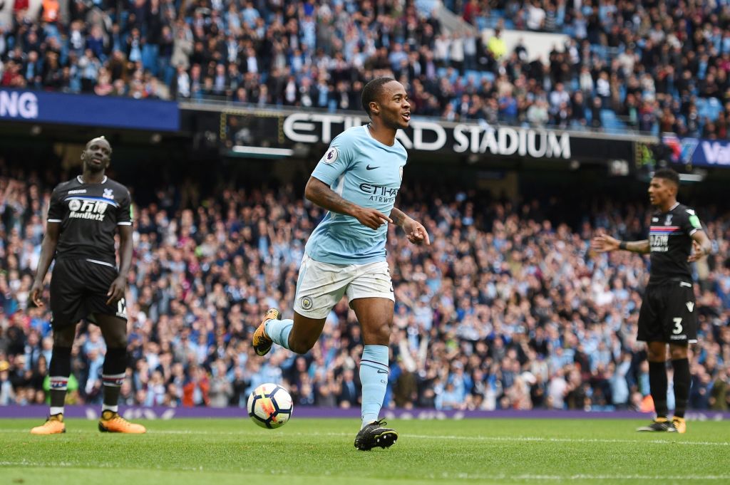 Sang hiệp 2, Man City chơi thong dong và dễ dàng có thêm các bàn thắng. Phút 51, từ một pha phối hợp ở cánh trái, cầu thủ trẻ người Đức Sane căng ngang như đặt cho Sterling đệm bóng dễ dàng nâng tỷ số lên 2-0. Lại là bàn thắng có dấu ấn của Sane.