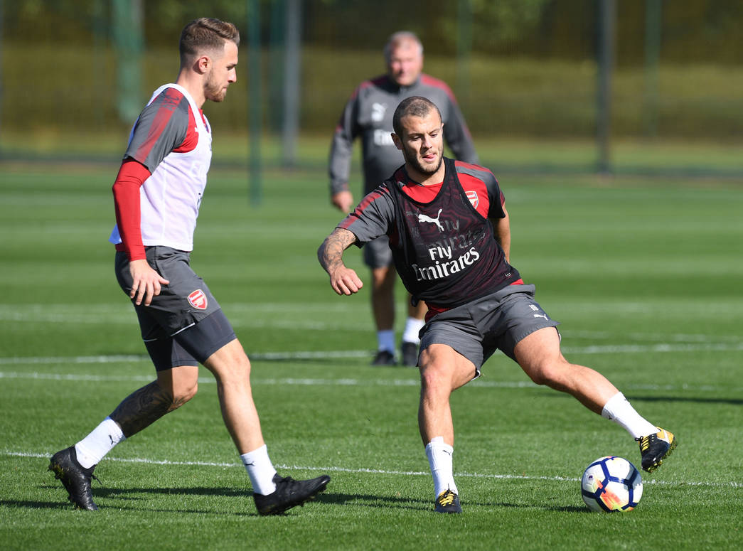 Alexis Sanchez hóa diễn viên hài trên sân tập Arsenal - Bóng Đá