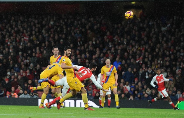 Bàn thắng theo kiểu bọ cạp của anh vào lưới Crystal Palace mùa trước đã được đề cử giải Pukas 2017 của FIFA