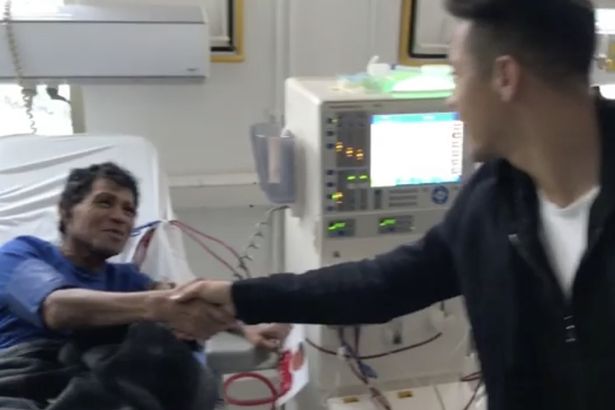 ĐTQG Chile sẽ không tham dự World Cup 2018 sắp tới, nên Alexis Sanchez lúc này khá rảnh rỗi.