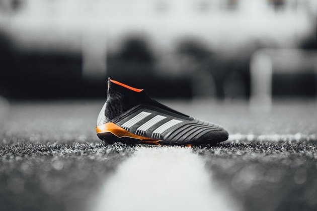 Cận cảnh chiếc giày mới