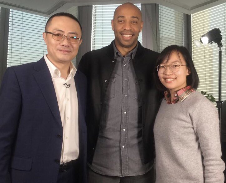 Henry đến thăm Thượng Hải và Bắc Kinh.