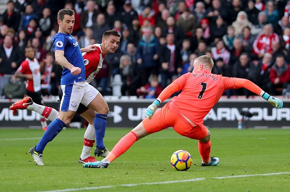 Southampton mở tỷ số trước nhờ bàn thắng của Dusan Tadic ở phút 18