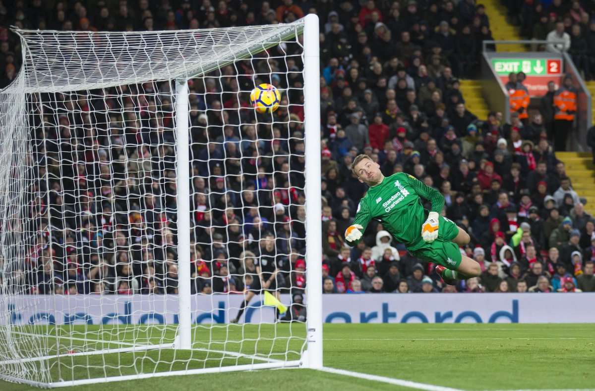 Còn với Liverpool, Coutinho hay Firmino, Salah dường như quá lành. Cộng hưởng với sự ngớ ngẩn của Mignolet, không lạ khi Liverpool luôn mất điểm.