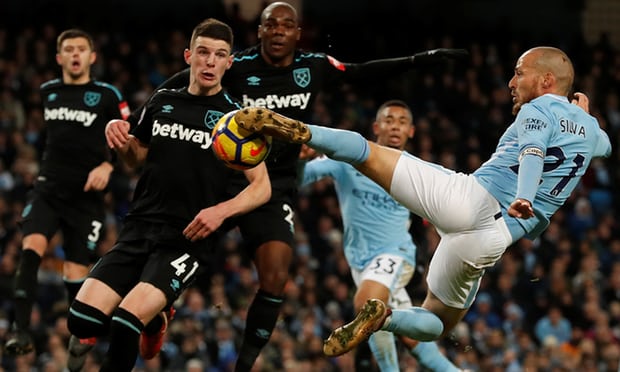 Manchester City lại thắng và giữ vững ngôi đầu tại Premier League với 43 điểm