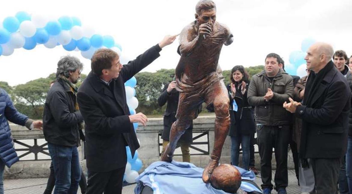 Bức tượng siêu sao Lionel Messi được chính quyền thành phố Buenos Aires đặt ở "con đường danh vọng" tại quảng trường Paseo de la Gloria hồi tháng 6/2016.
