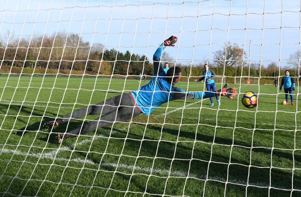 David Ospina vẫn miệt mài tập luyện.