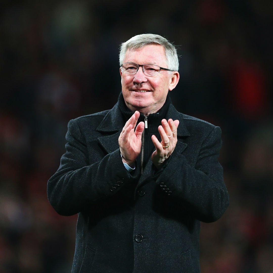 Trong 27 năm dẫn dắt Man United, Sir Alex đem về 13 chức vô địch Premier League, 2 chức vô địch Champions League và 5 chức vô địch FA Cup.