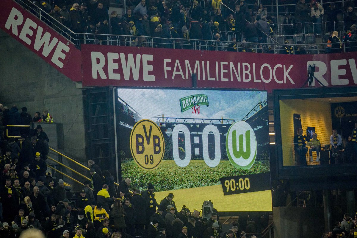 Thần đồng Dortmund đi vào lịch sử bóng đá Anh - Bóng Đá