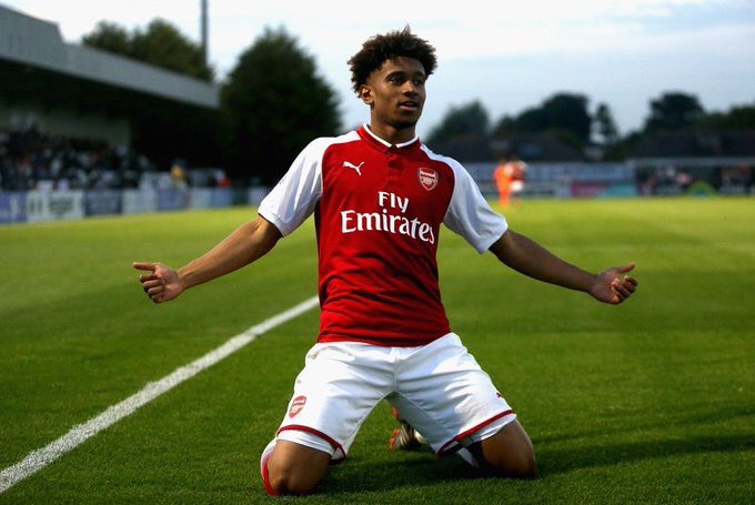 Reiss Nelson đã trở thành cầu thủ trẻ nhất của Arsenal có tên trong đội hình ra sân thi đấu từ đầu tại Ngoại hạng Anh (18 tuổi 120 ngày)