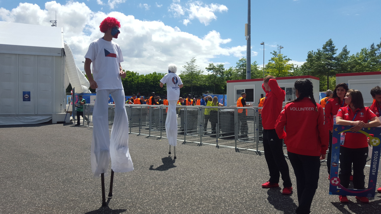 Còn NHM Cộng hòa Séc lại dùng cà kheo để gây ấn tượng. Ảnh: Internet.