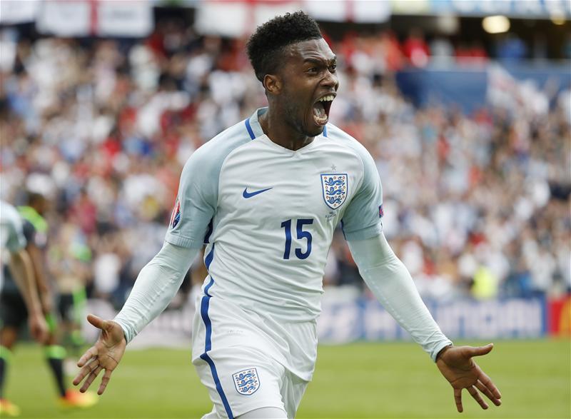 Sturridge sắp được HLV Hodgson "tặng quà." Ảnh: Internet.