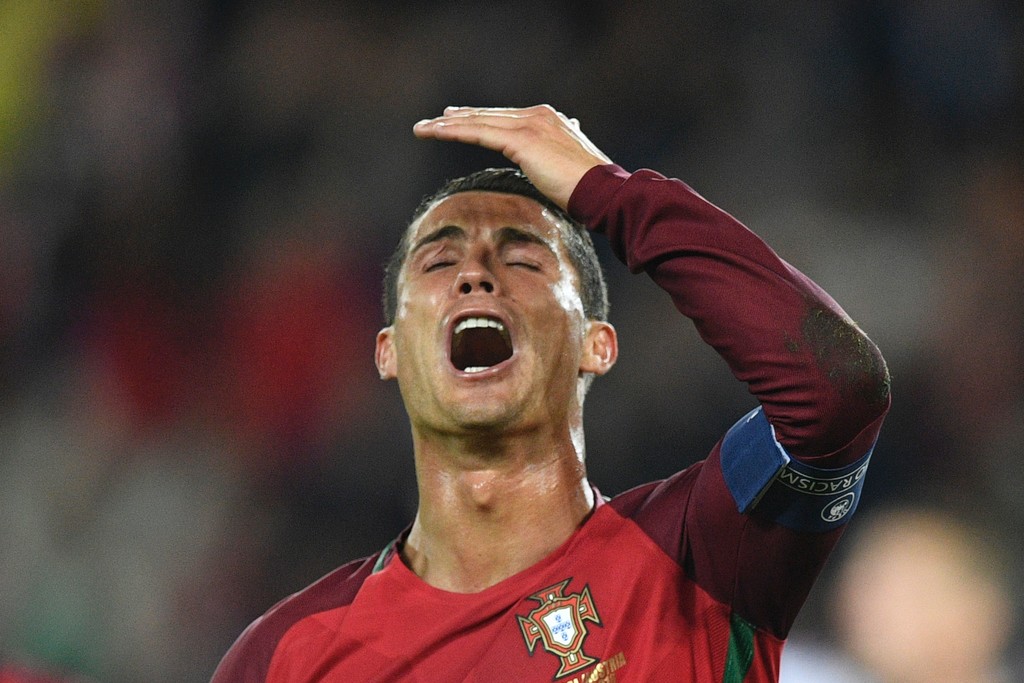 Ronaldo chơi thất vọng. Ảnh: Internet.