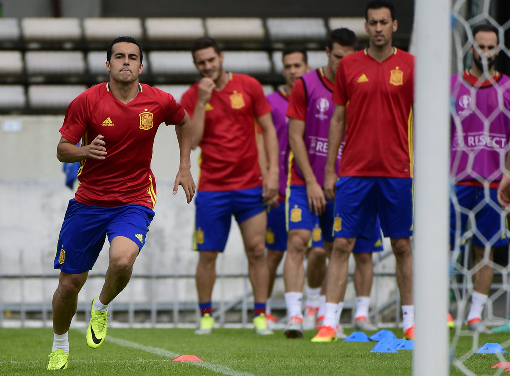 Trong khi đó, Pedro vẫn cố hết sức để khẳng định mình tại giải đấu lần này. Ảnh: Internet.