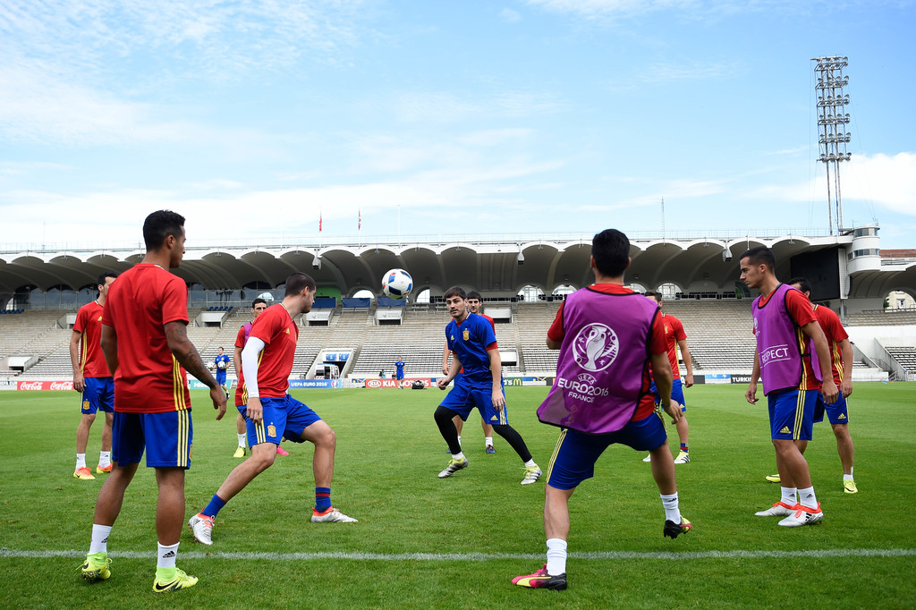 Toàn đội rất nghiêm túc nhưng cũng thoải mái trong buổi tập cuối cùng trước trận đấu. Ảnh: Internet.