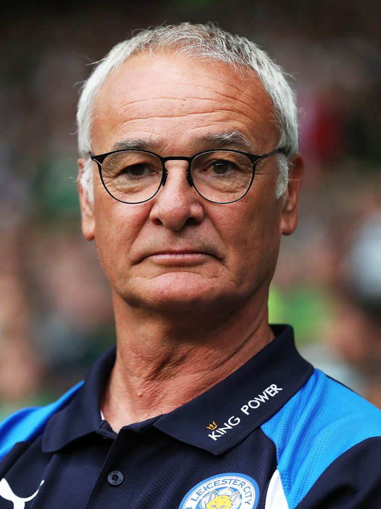 HLV Claudio Ranieri vẫn lạnh lùng như thường thấy trước mỗi trận đấu. Ảnh: Internet.