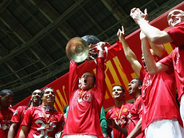 Vô địch châu Âu năm 2008. Một năm sau đó, anh cùng M.U đánh bại Chelsea trên chấm phạt đền trong trận chung kết Champions League ở Moscow, lên ngôi vô địch châu Âu. Ảnh: Internet.