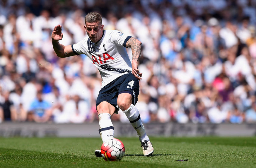 Toby Alderweireld. Cầu thủ chơi cực kỳ tỏa sáng trong màu áo Tottenham mùa giải trước vẫn chưa có dấu hiệu suy giảm phong độ. Không chỉ phòng ngự chặt mà Toby còn tham gia tấn công vô cùng hiệu quả. Ảnh: Internet.