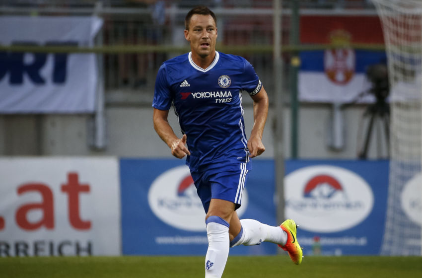 John Terry. Không còn nhanh nhẹn như xưa nhưng kinh nghiệm thì Terry có thừa, anh còn là thủ lĩnh thực sự của Chelsea trước mọi đội bóng lớn mùa tới. Ảnh: Internet.