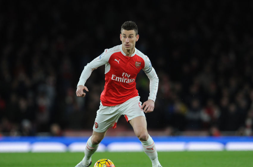 Laurent Koscielny. Cầu thủ người Pháp luôn là một trong những trung vệ hàng đầu ở Anh bởi lối chơi lăn xả và thông minh trong từng tình huống cản phá. Ảnh: Internet.