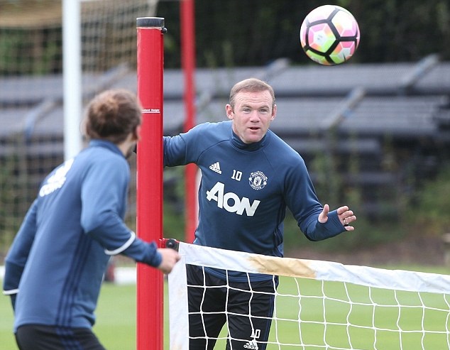 Đội trưởng Wayne Rooney cũng khá thích thú với bài tập này. Ảnh: Internet.
