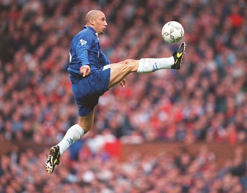 Tiền đạo: Gianluca Vialli, từ Juventus đến Chelsea. Ảnh: Internet.